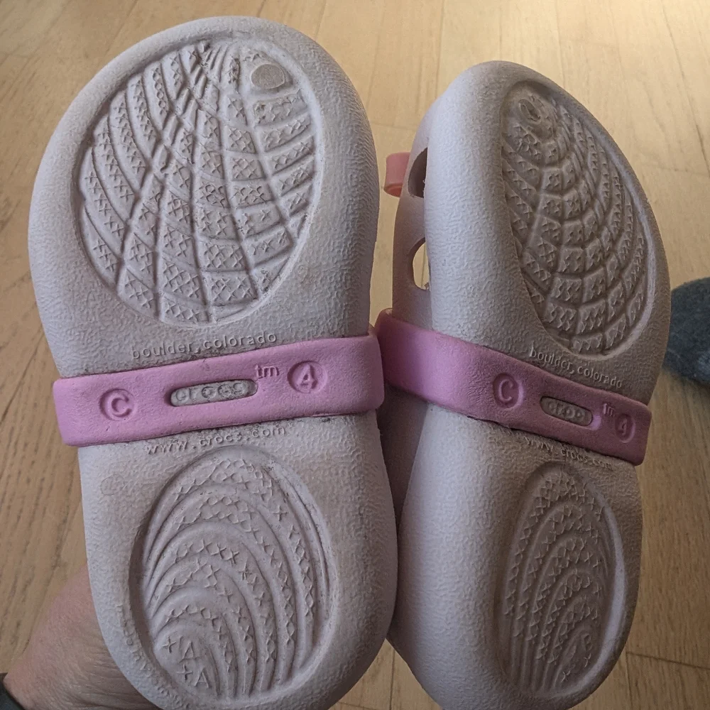 CROCS Kids Shoes with Pink Straps and Bows Size 4